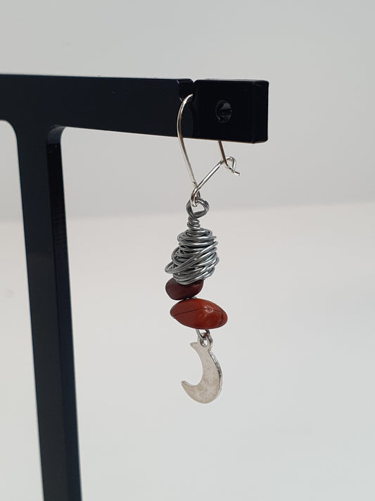 Small crystal moon earrings. (Customise your crystal.)