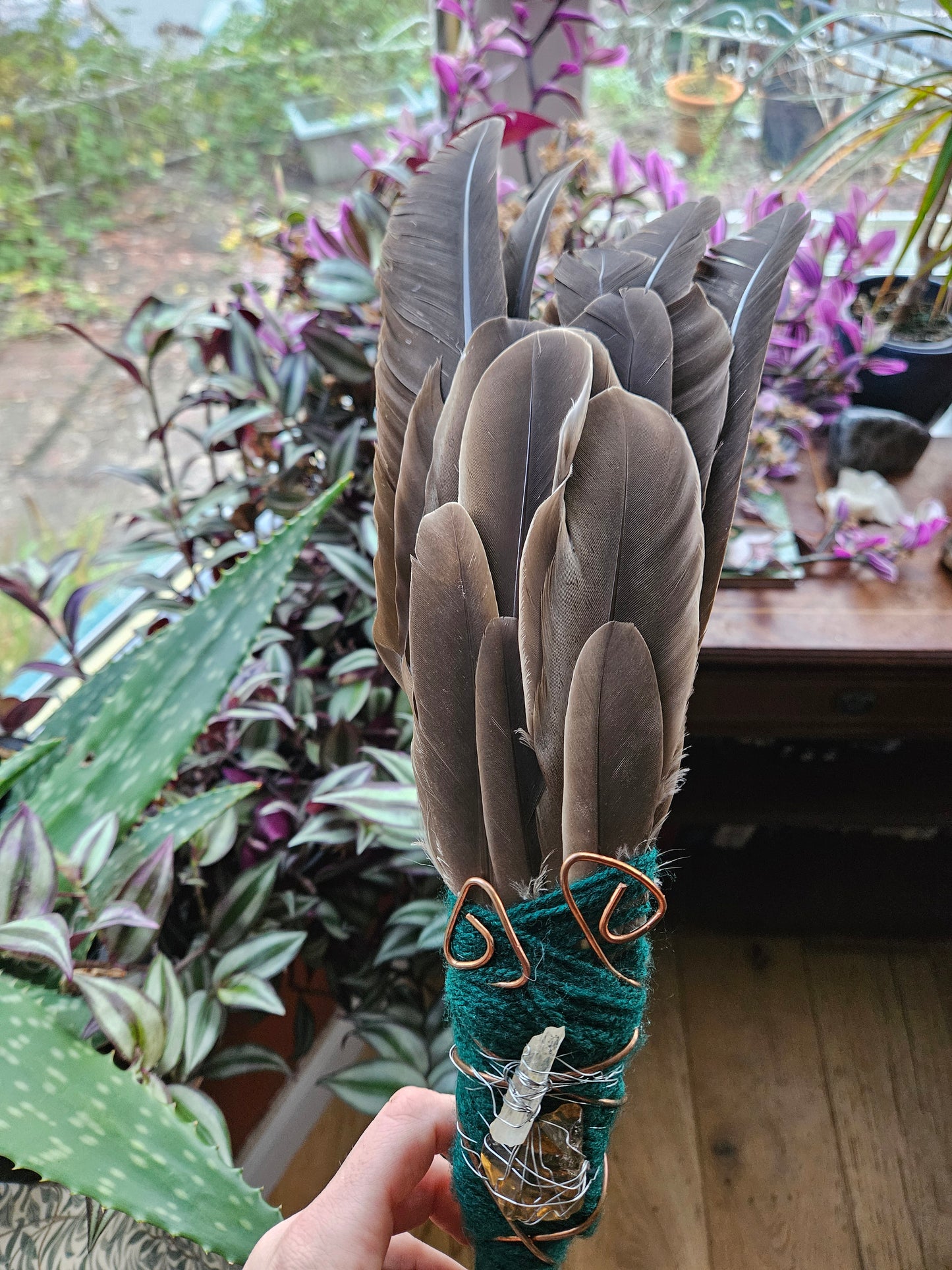 Green Smudge Fan (goose feathers)