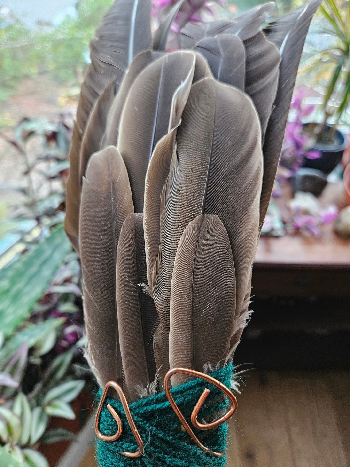 Green Smudge Fan (goose feathers)