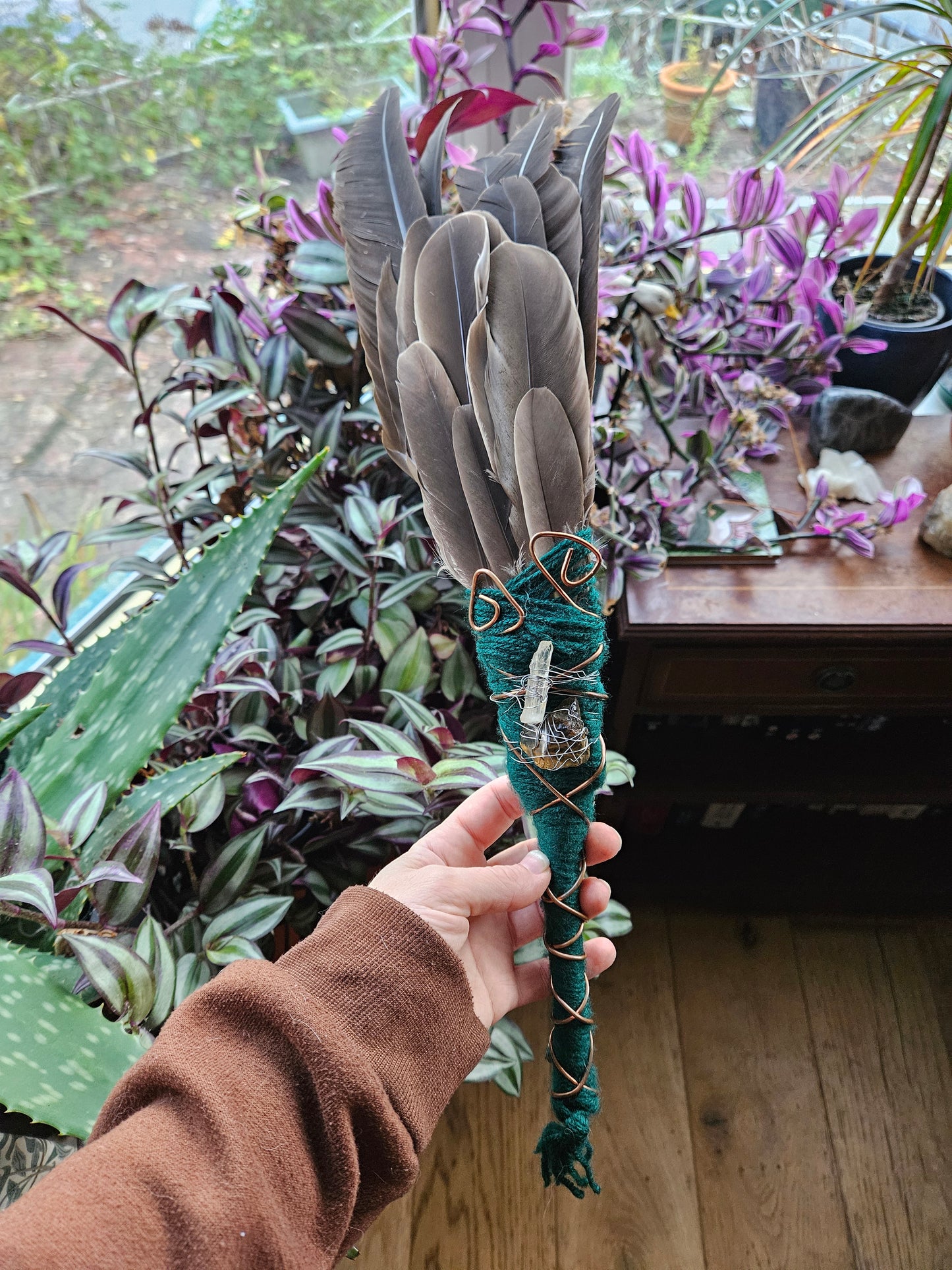 Green Smudge Fan (goose feathers)