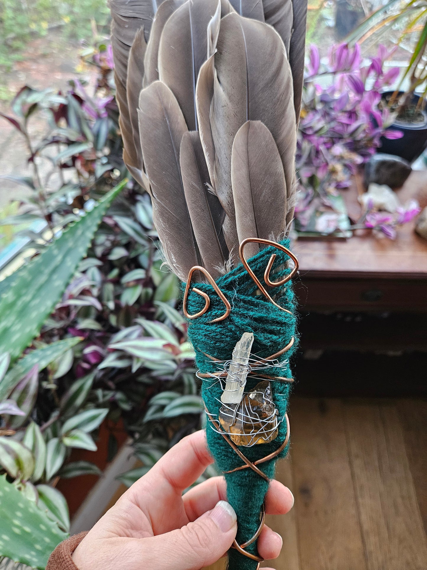 Green Smudge Fan (goose feathers)