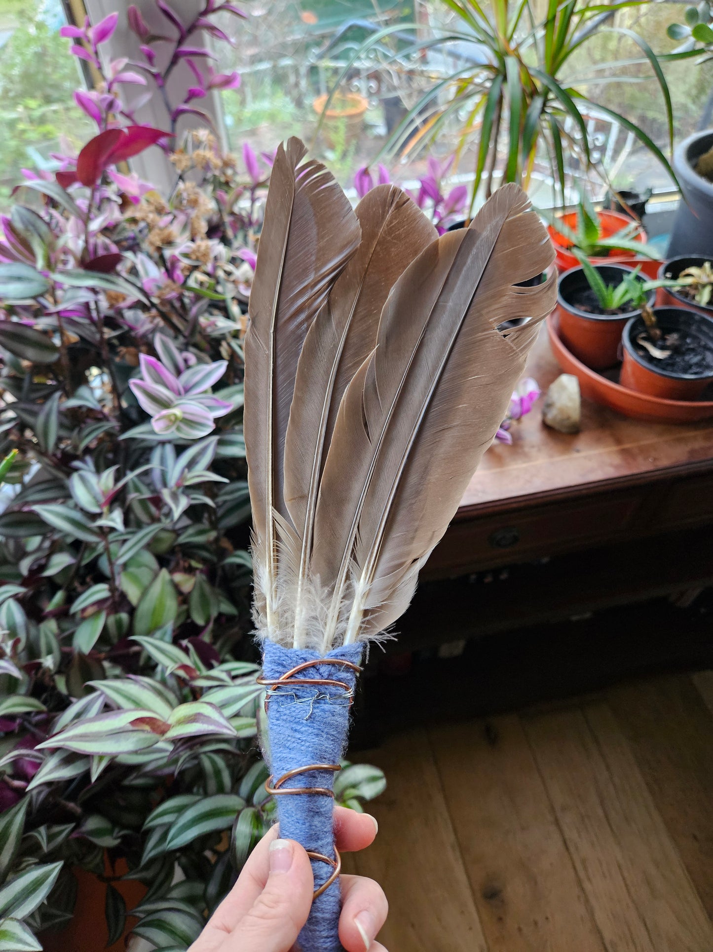 Blue Smudge Fan (goose feathers)